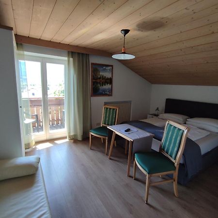 Garni Hattlerhof B&B Brunico Exterior photo