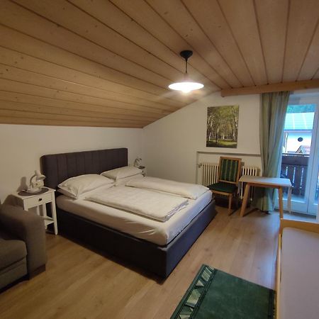 Garni Hattlerhof B&B Brunico Exterior photo