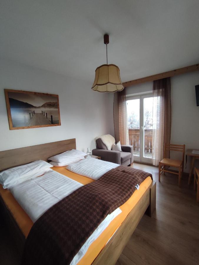 Garni Hattlerhof B&B Brunico Exterior photo