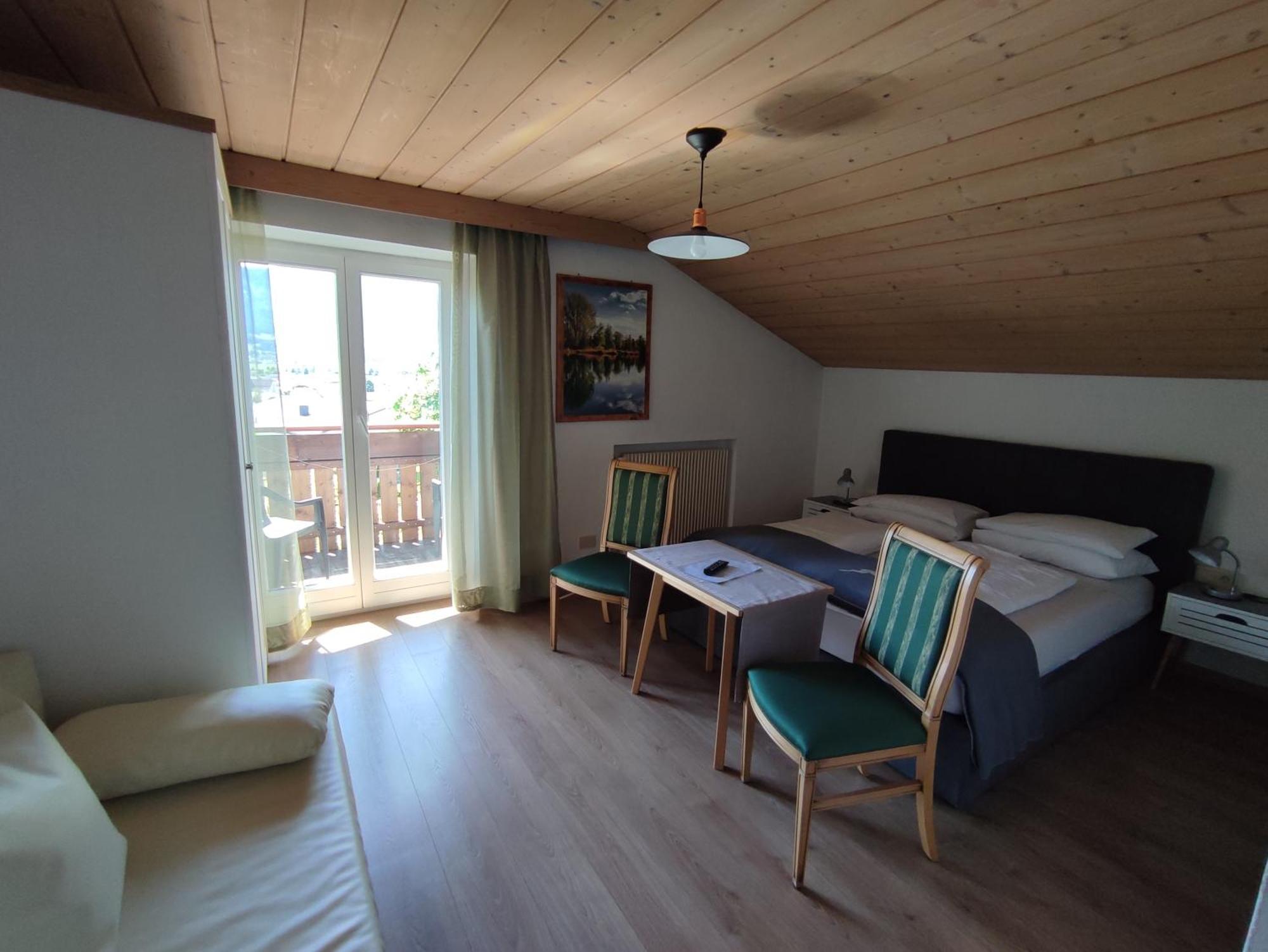 Garni Hattlerhof B&B Brunico Exterior photo