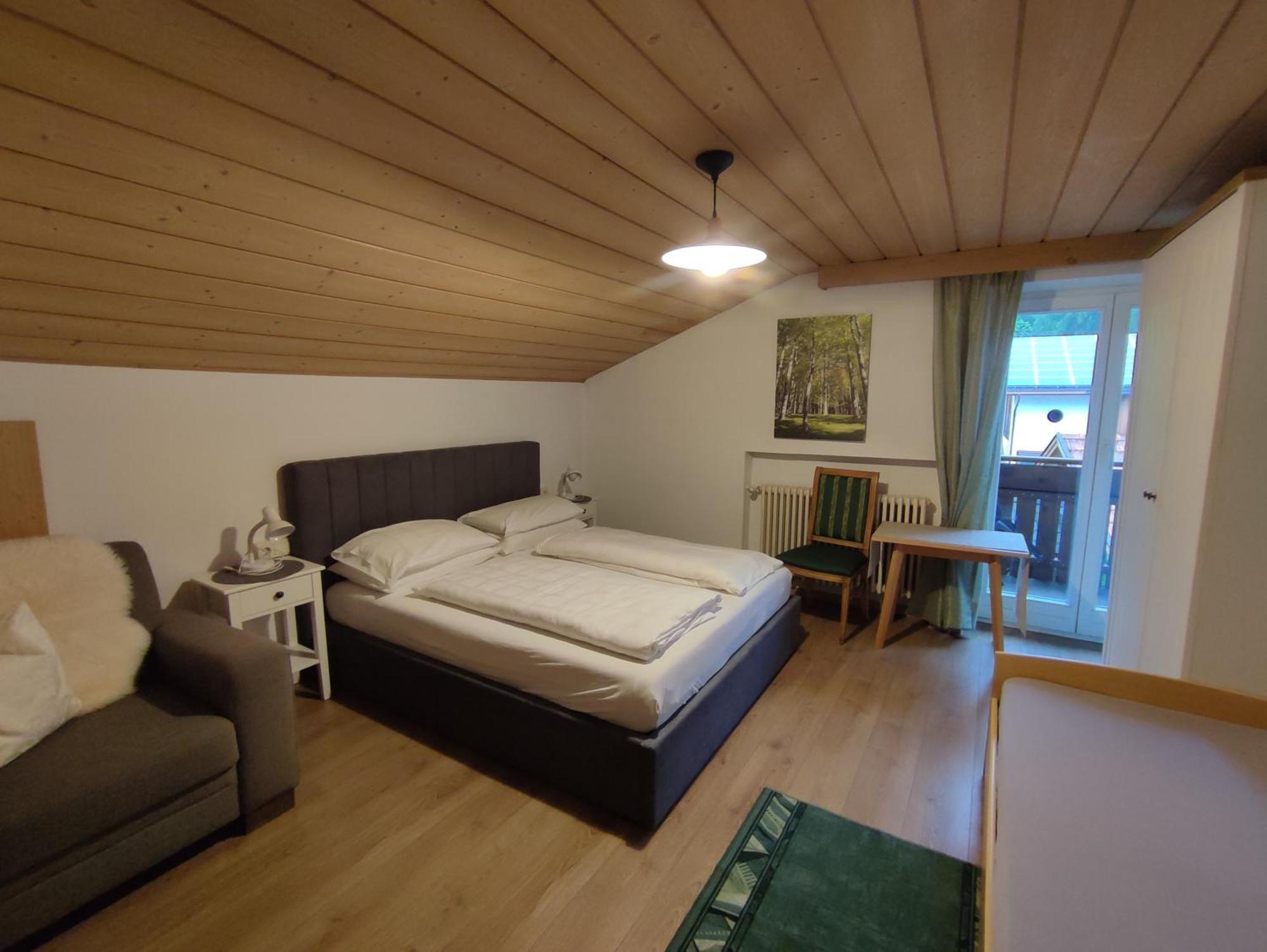 Garni Hattlerhof B&B Brunico Exterior photo