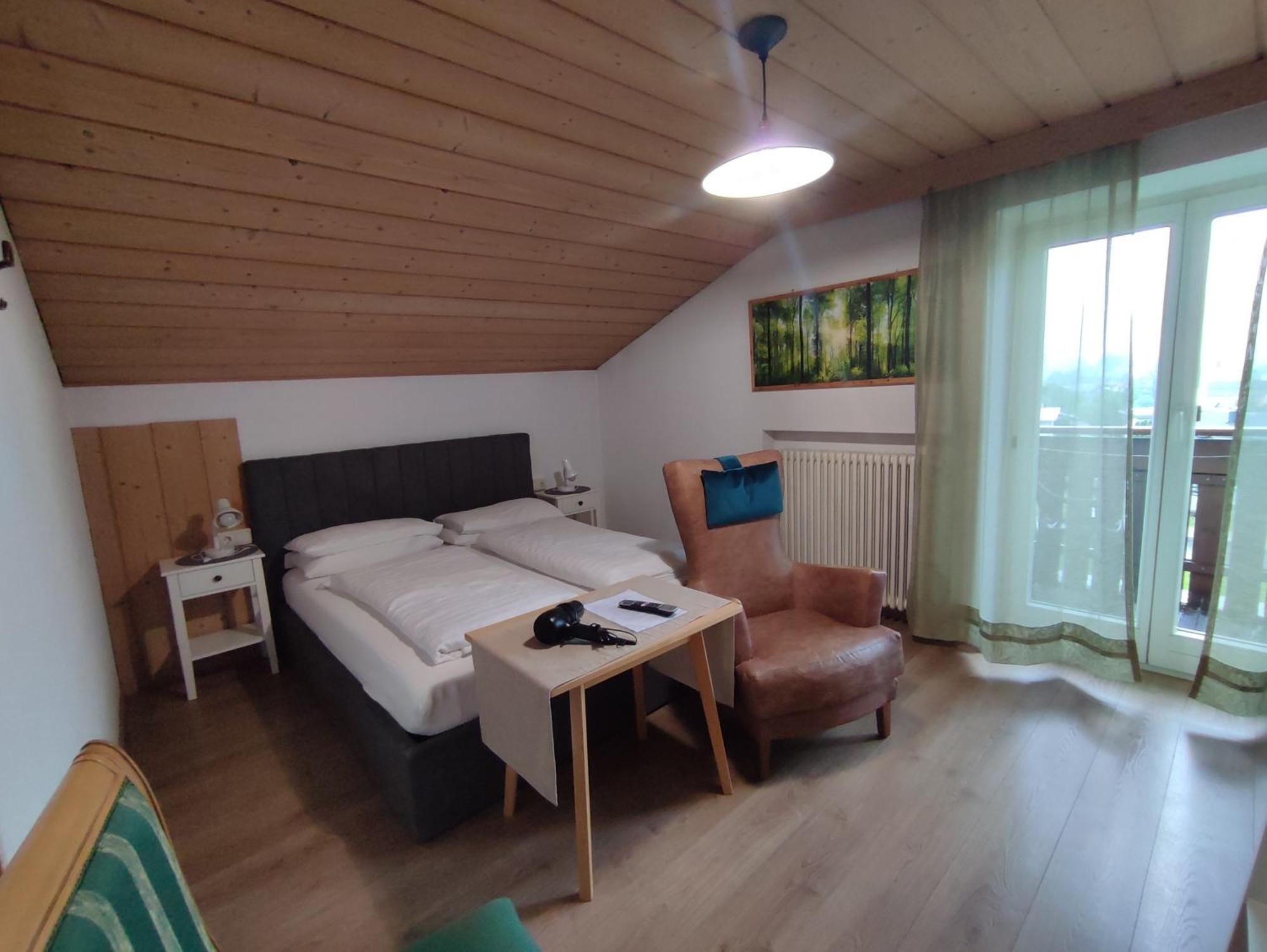 Garni Hattlerhof B&B Brunico Exterior photo
